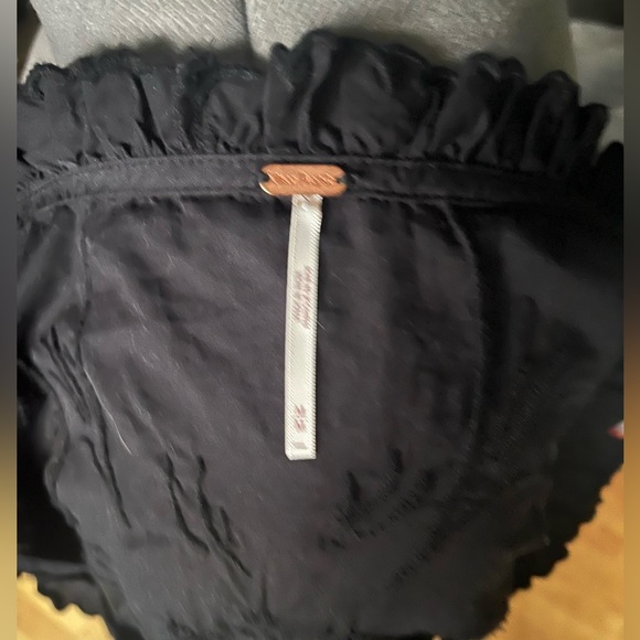 Free People Black Buttoned Crop Top - Picture 6 of 7